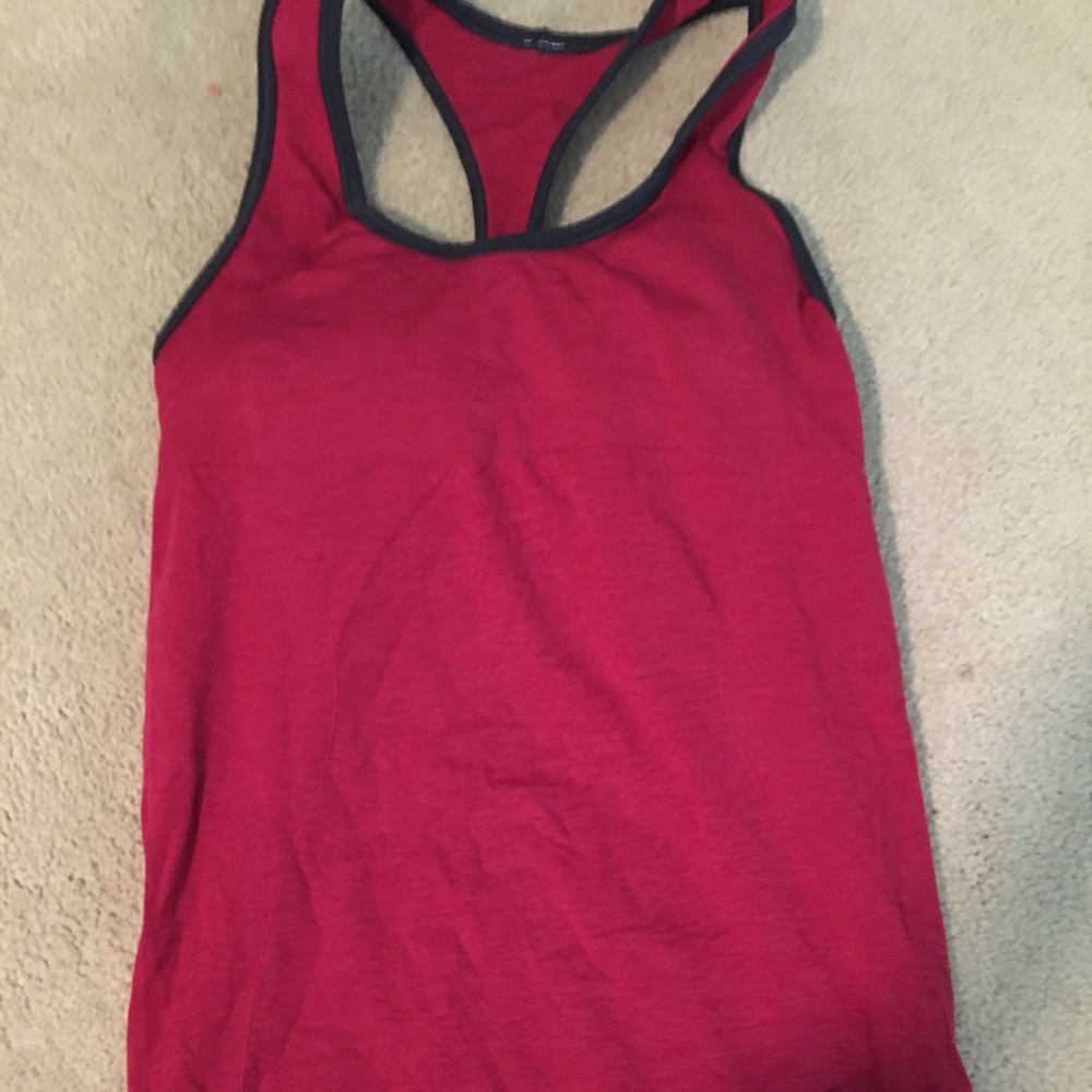 Lululemon red top with built in sports bra